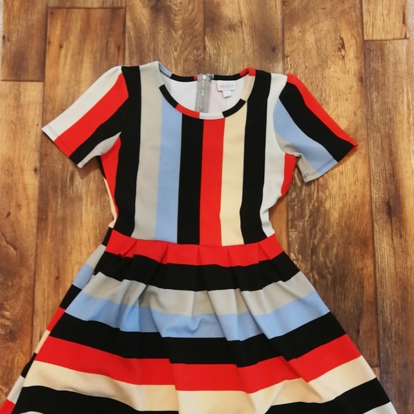 LuLaRoe Dresses & Skirts - Amelia dress